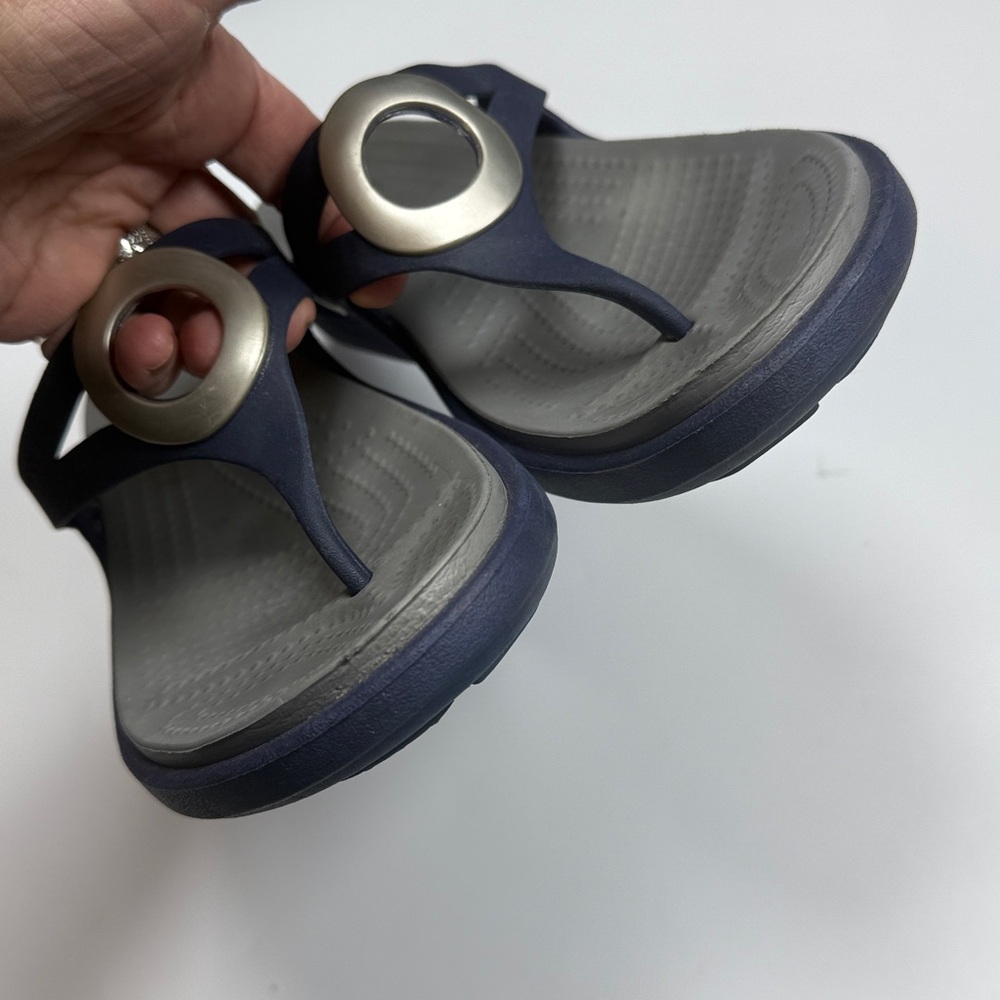 CROCS Sanrah Navy Blue with Silver Accent Wedge Sandals S-488 Size 9 - Picture 8 of 10